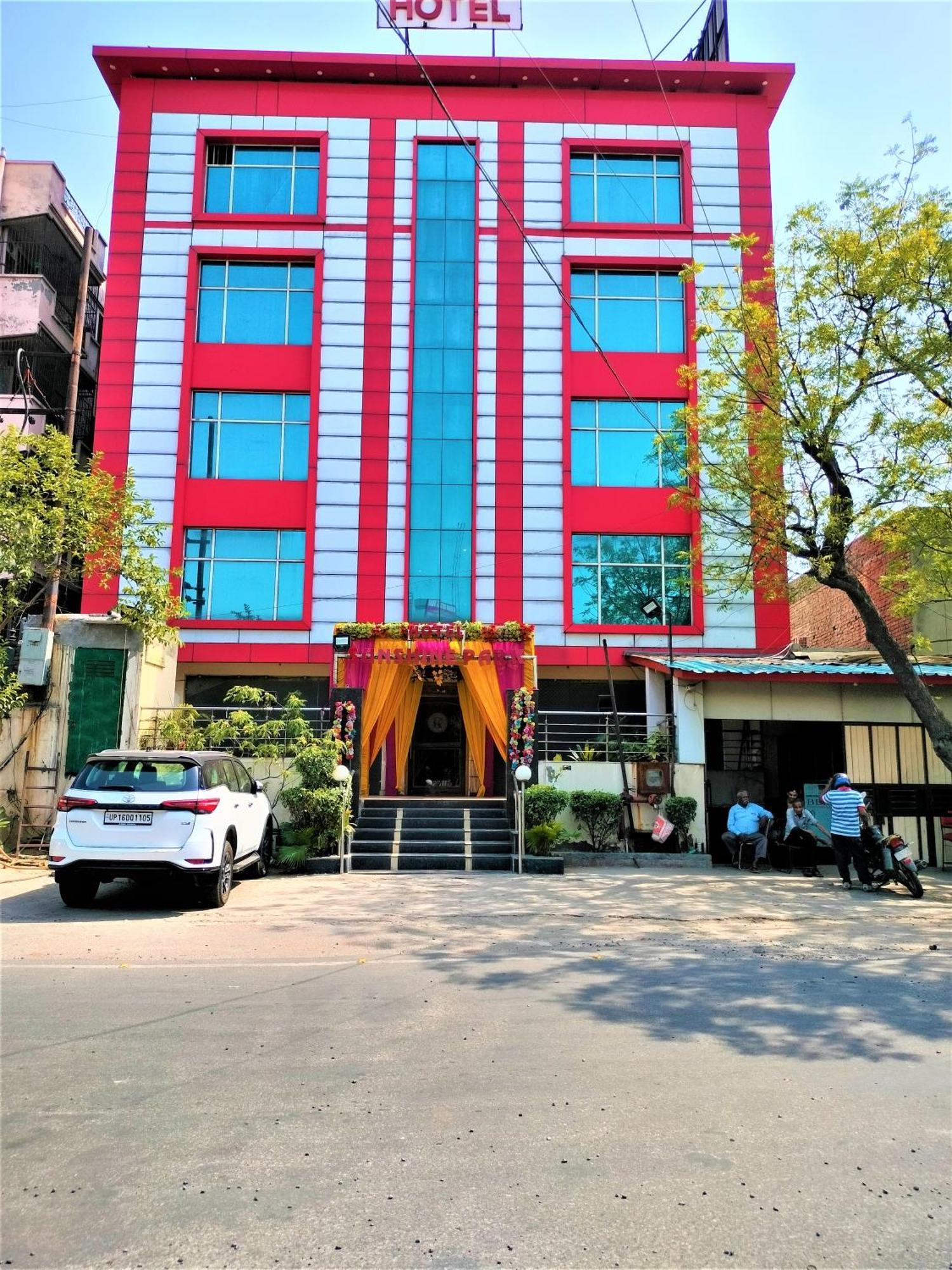 Hotel Sunshine Park -- Near Anand Vihar Terminal Ghaziabad Zewnętrze zdjęcie