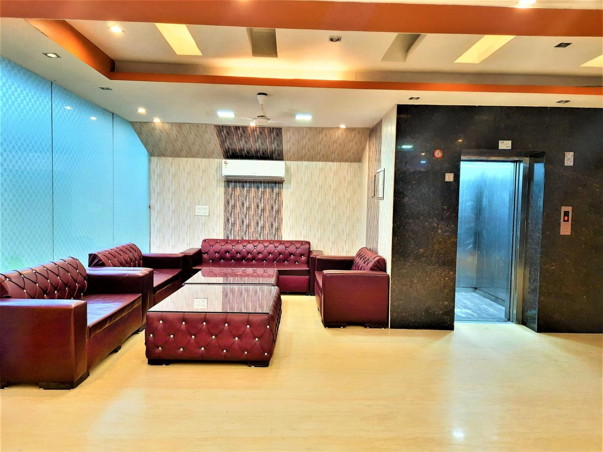Hotel Sunshine Park -- Near Anand Vihar Terminal Ghaziabad Zewnętrze zdjęcie